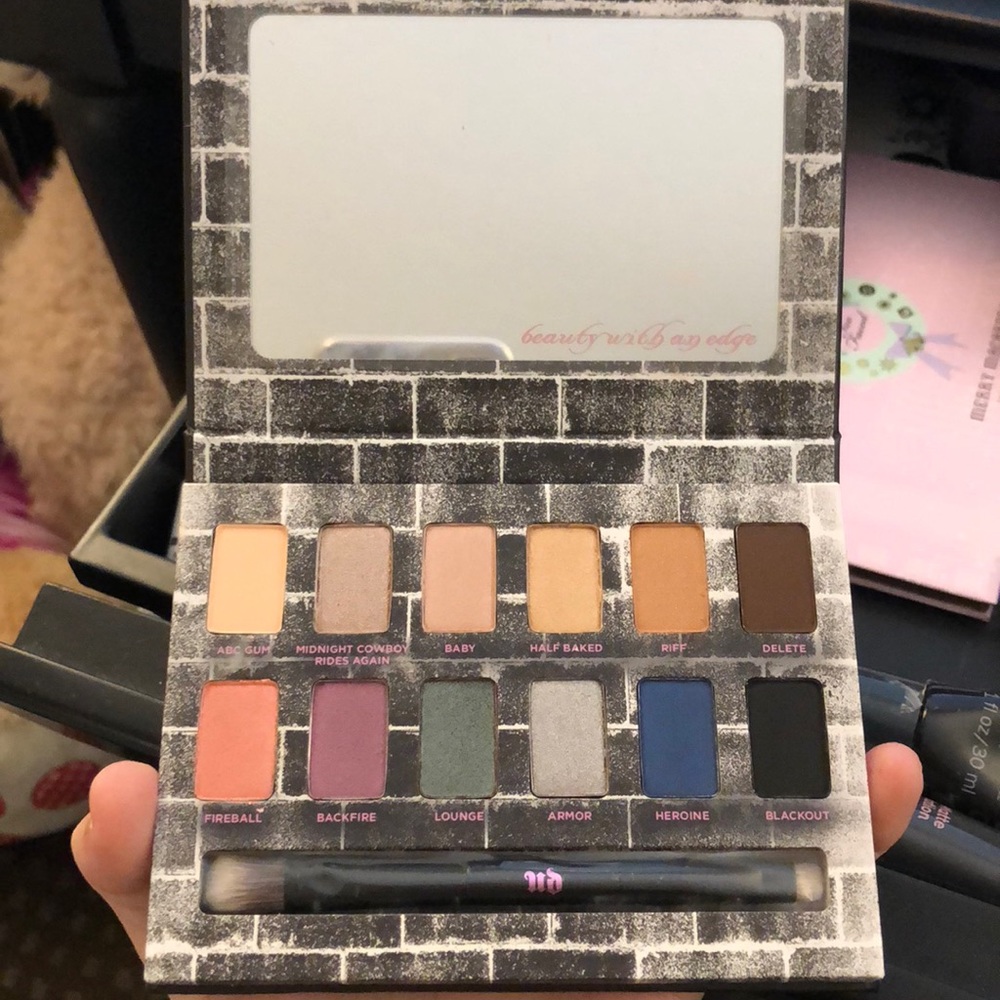 Urban decay nocturnal shadow box
